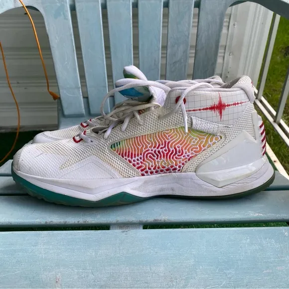 New Balance Kawhi Leonard sneakers Seismic moment SZ 13 Worn 3 times.