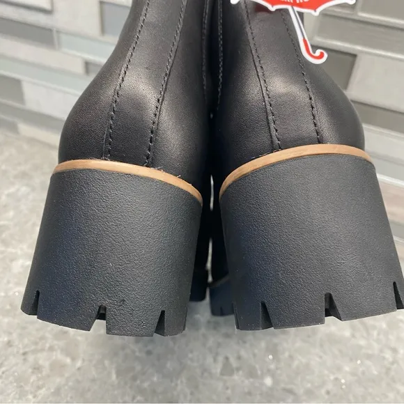 NEW! Blondo Dyme Waterproof Chelsea Ankle Bootie Black Leather Size 8.5