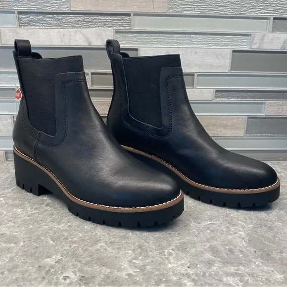 NEW! Blondo Dyme Waterproof Chelsea Ankle Bootie Black Leather Size 8.5