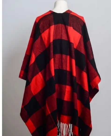 NEW BUFFALO CHECK TASSEL PONCHO Red And Black One Size