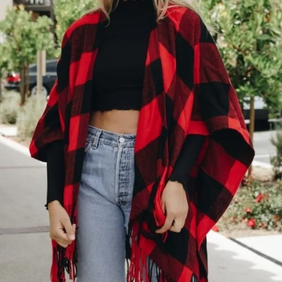 NEW BUFFALO CHECK TASSEL PONCHO Red And Black One Size