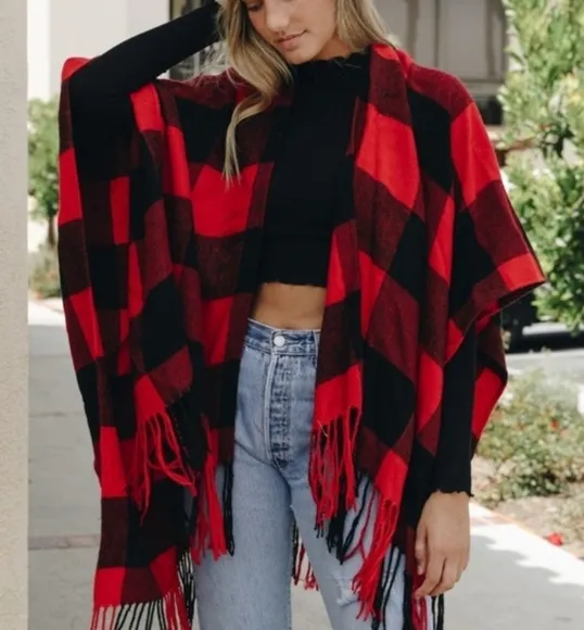 NEW BUFFALO CHECK TASSEL PONCHO Red And Black One Size