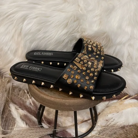 New Cape Robbin Black &amp; Rose Gold Studded Sandals - Size 9