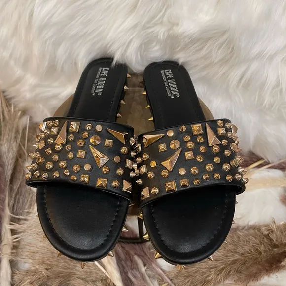 New Cape Robbin Black &amp; Rose Gold Studded Sandals - Size 9
