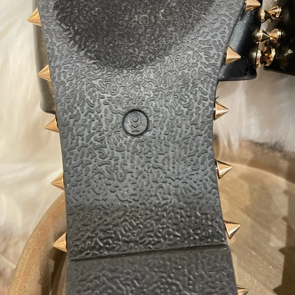New Cape Robbin Black &amp; Rose Gold Studded Sandals - Size 9
