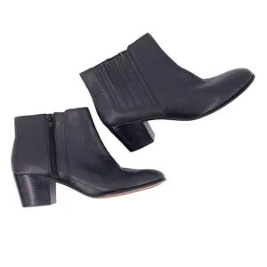 NEW Clarks Black Leather Short Boots Booties Size 6 M