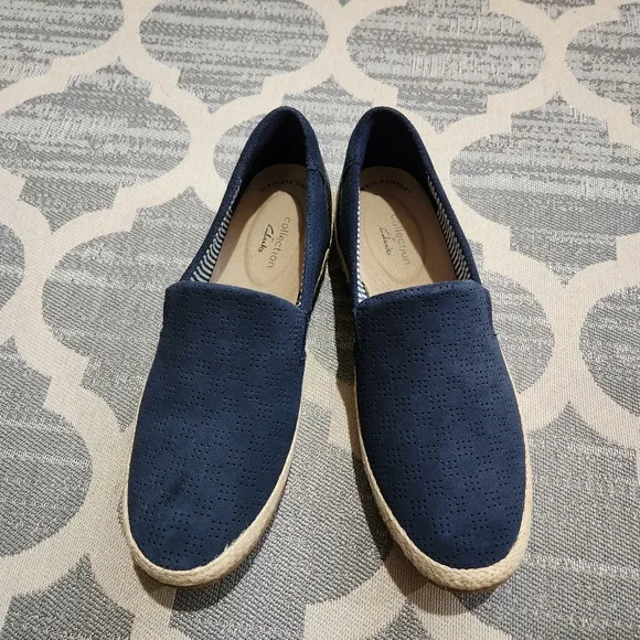 NEW CLARKS Danelly Rae Suede Espadrille Loafers size 7 navy/denim blue