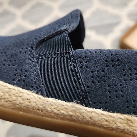 NEW CLARKS Danelly Rae Suede Espadrille Loafers size 7 navy/denim blue