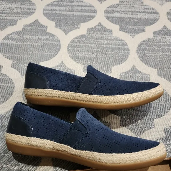 NEW CLARKS Danelly Rae Suede Espadrille Loafers size 7 navy/denim blue