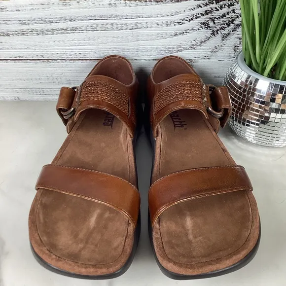 NEW EARTH SIZE 9.5 RUBY SANDALS ALPACA BROWN LEATHER SHOES SPRING SUMMER