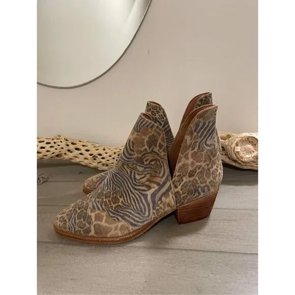 New Free People Animal Charm Double V Ankle Boots Size 37.5
