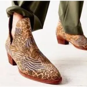 New Free People Animal Charm Double V Ankle Boots Size 37.5