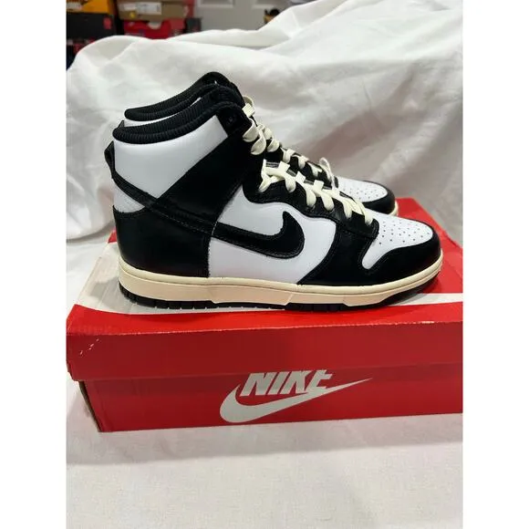 New In Box Nike Dunk High Women Size 9 Black White Basketball Sneakers Lace Up