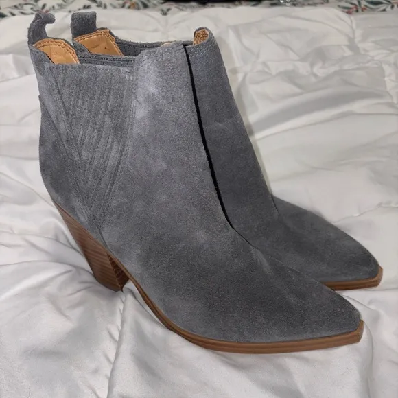 New Marc Fisher Gadri Pointed Toe Gray Suede Booties Ankle Boots Womens Size 6.5
