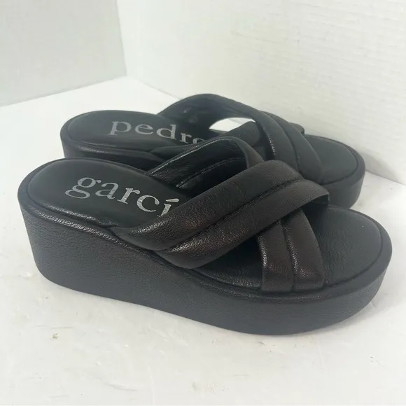 NEW Pedro García Black Leather Slide Sandals Luxury Beachy Vacation Comfort