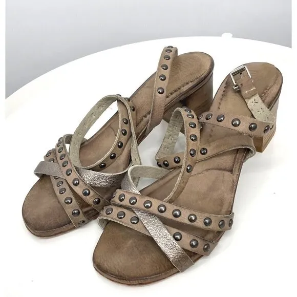 NEW Piranha Italian Leather Studded Sandals Taupe Pewter 39