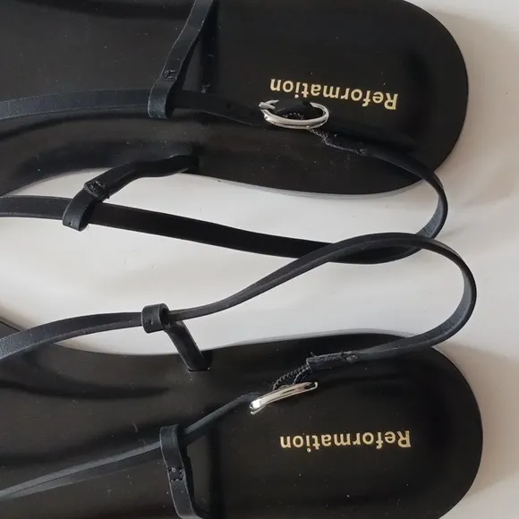 New REFORMATION VINCENZA  Black Leather Thong Size 10.5
