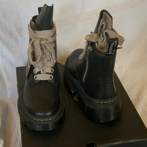 NEW RICK OWENS X DR MARTENS Black Leather Boots with Beige Laces 1460