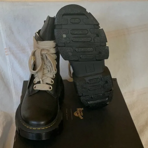 NEW RICK OWENS X DR MARTENS Black Leather Boots with Beige Laces 1460