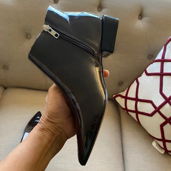New SARA Brown Pointed Toe Ankle Boots Nutella Patent Leather Size 6 (VHNY).