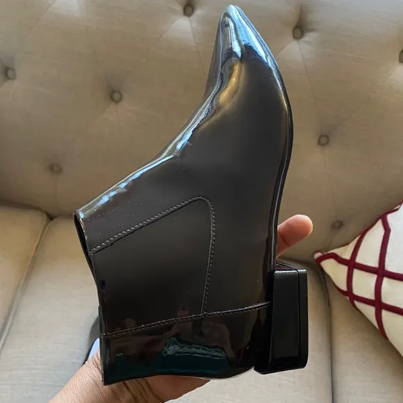 New SARA Brown Pointed Toe Ankle Boots Nutella Patent Leather Size 6 (VHNY).