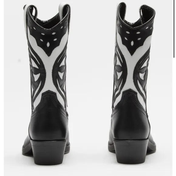New 𝅺Steve madden Laredo western boots Size 9.5 Black White Leather almond toe