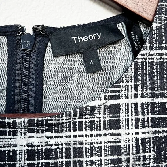 NEW Theory Rijik B Grid Stretch Knit Sheath Dress Size 4 Monochrome Mod Classic