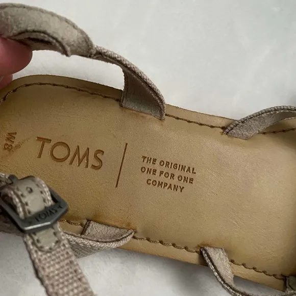✨🆕✨New Toms Sandals