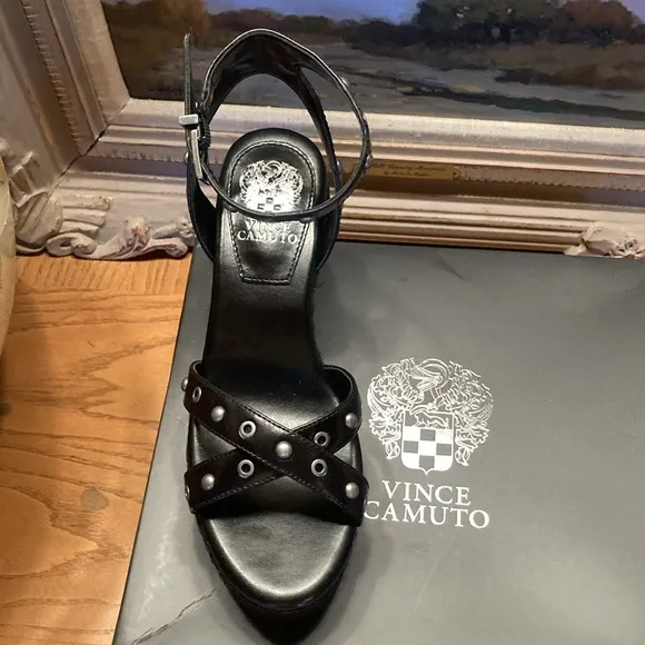 NEW VINCE CAMUTO Leather Feegella Wedge Sandals black 362tn