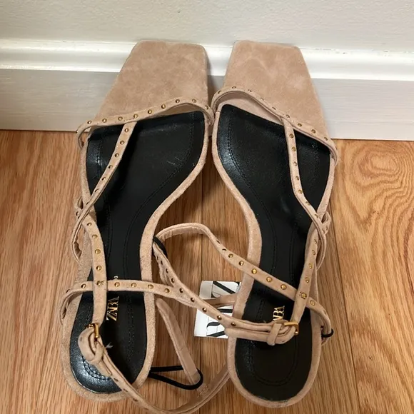 New! Zara sz 9, suede studded kitten heels square toe sandals.