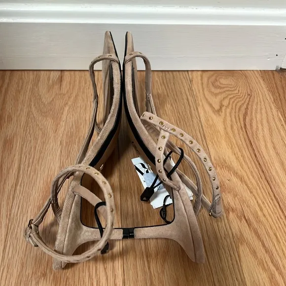 New! Zara sz 9, suede studded kitten heels square toe sandals.