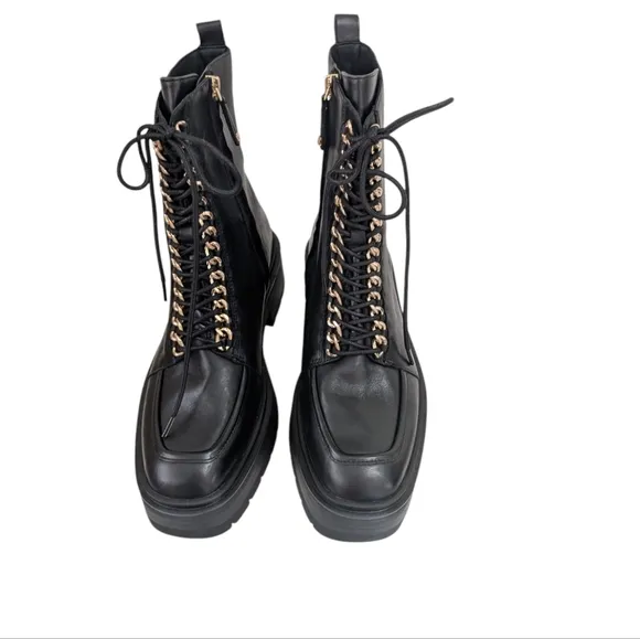 NEW....Sam Edelman Lovrin Black Bootie.... Size,9