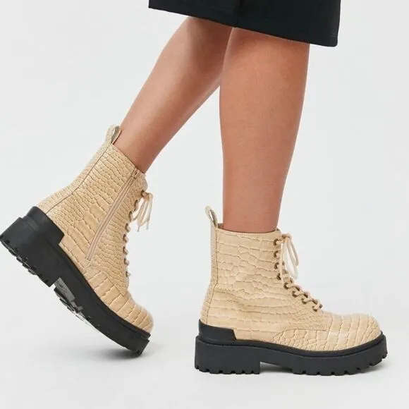 NEW Urban Outfitters UO Women's Brody Croc Embossed Boots 9