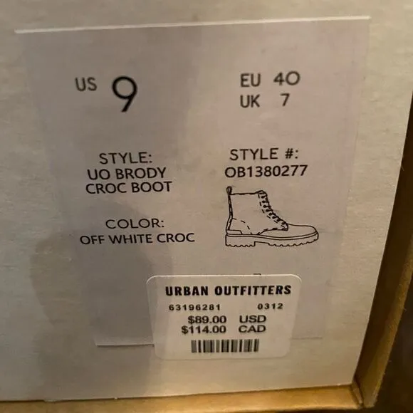 NEW Urban Outfitters UO Women's Brody Croc Embossed Boots 9