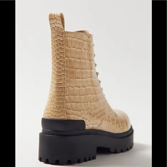 NEW Urban Outfitters UO Women's Brody Croc Embossed Boots 9