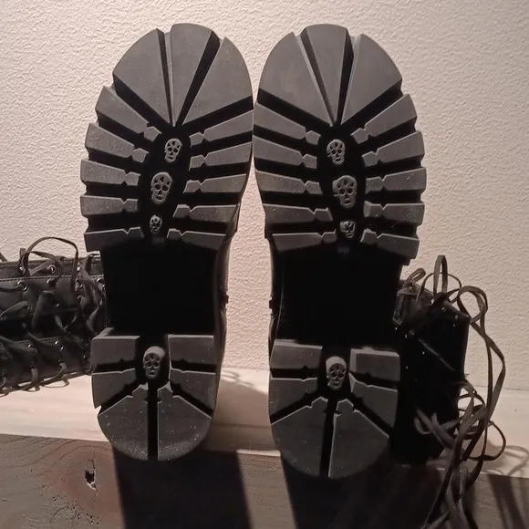 NIB Dolls Kill Rude Awakening Sz 8 Club Exx Black Lace Up Platform Boots!