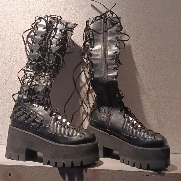 NIB Dolls Kill Rude Awakening Sz 8 Club Exx Black Lace Up Platform Boots!