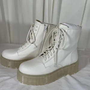 NIB Gianni Bini White/Clear Moon Walk Chunky Platform Boots, 9.5M