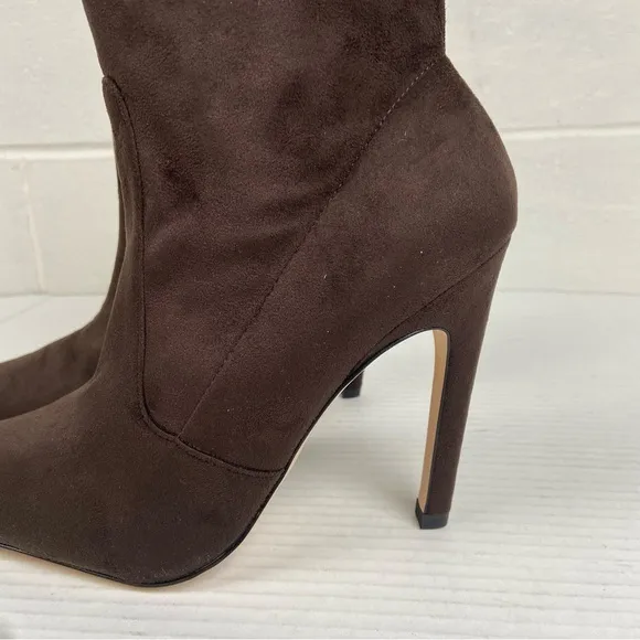 NIB Good American Brown Icon Suede Boots Size 9 Pointed Toe GA007K-E Side Zip