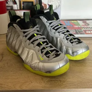 Nike Air Foamposite One Silver Volt Camo 575420-004 Size 9.5 Men's