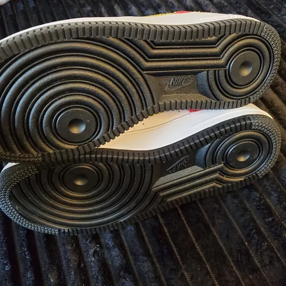 NIKE‎ Air Force 1 'Roswell Rayguns' 2021