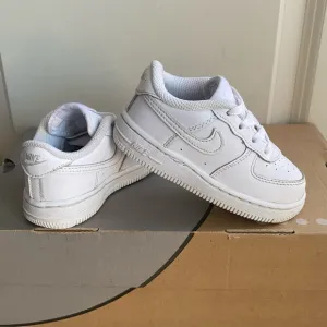 Nike Air force 1 “Triple White” Toddler Sneakers- SZ 5 C