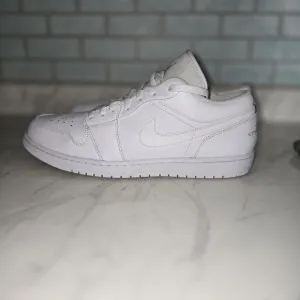 Nike Air Jordan 1 Low Triple White Sneaker DV0990-111 Men's Size 15