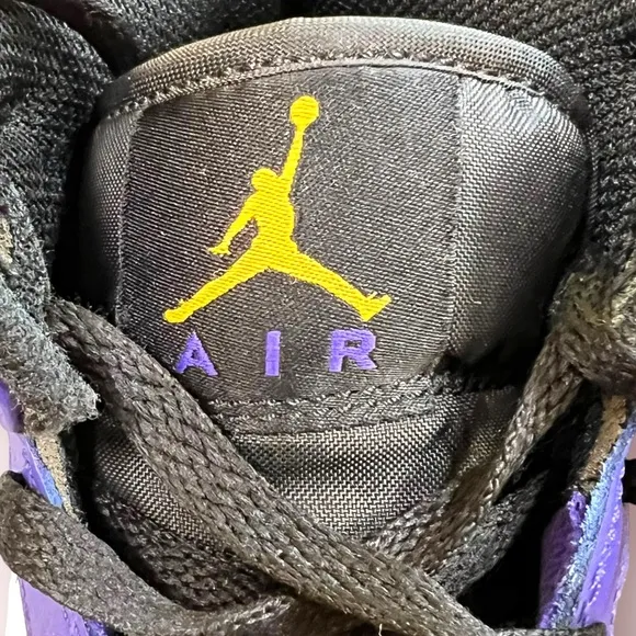NIKE Air Jordan 1 Mid Lakers Sneakers 5 Youth 6.5 Women High Top