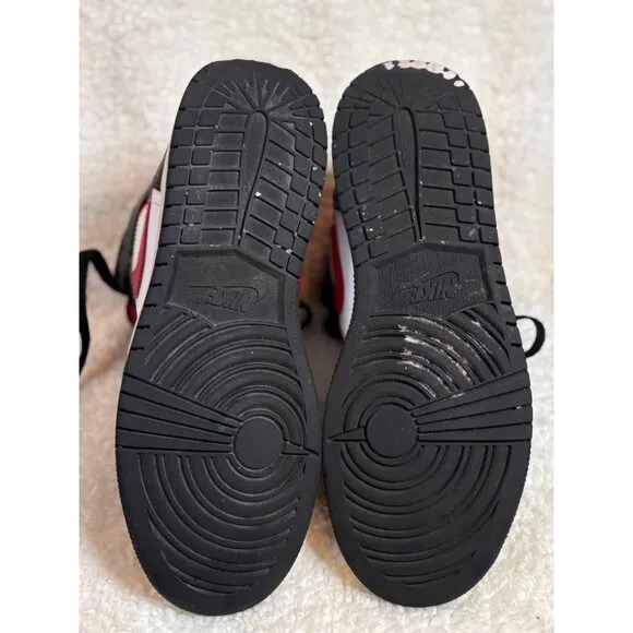 Nike Air Jordan 1 Retro Bred Toe Size 7 yAthletic Basketball Shoes Sneakers