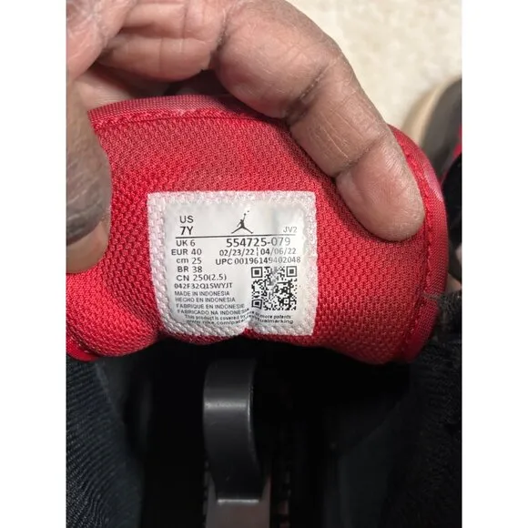 Nike Air Jordan 1 Retro Bred Toe Size 7 yAthletic Basketball Shoes Sneakers