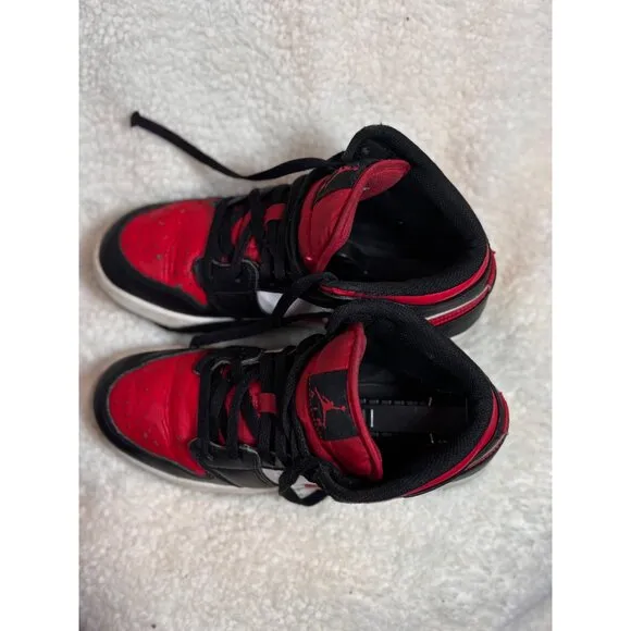 Nike Air Jordan 1 Retro Bred Toe Size 7 yAthletic Basketball Shoes Sneakers
