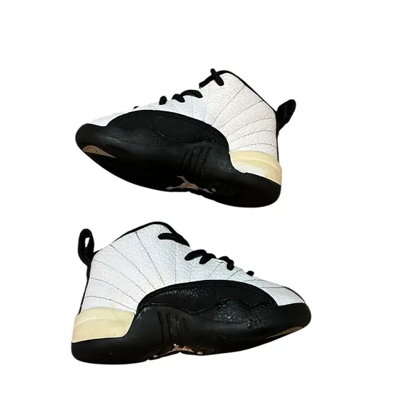 Nike Air Jordan 12 retro OG royalty taxi Kids White/Black Sneakers GUC toddler 6