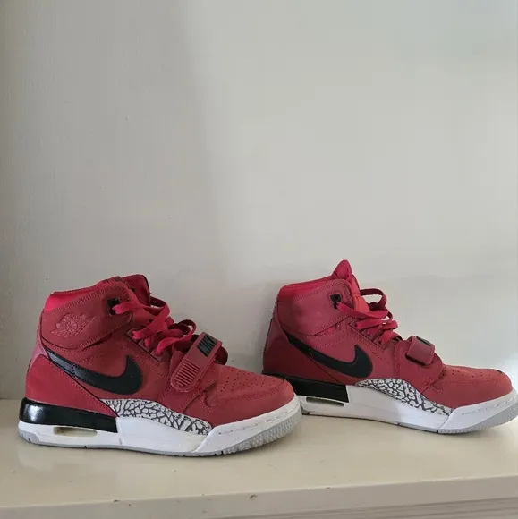 Nike Air Jordan Legacy 312 Toro Basketball Sneakers