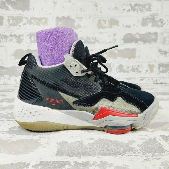 Nike Air Jordan Zoom 92 Black Red Lace Up High Top Basketball Sneakers A330